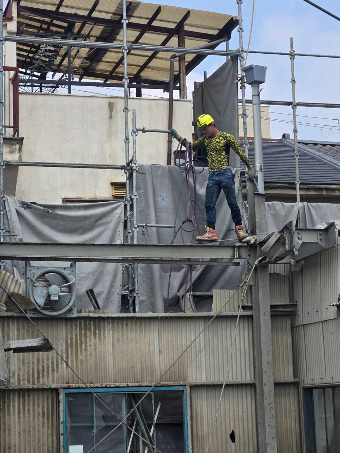 メインビジュアル06